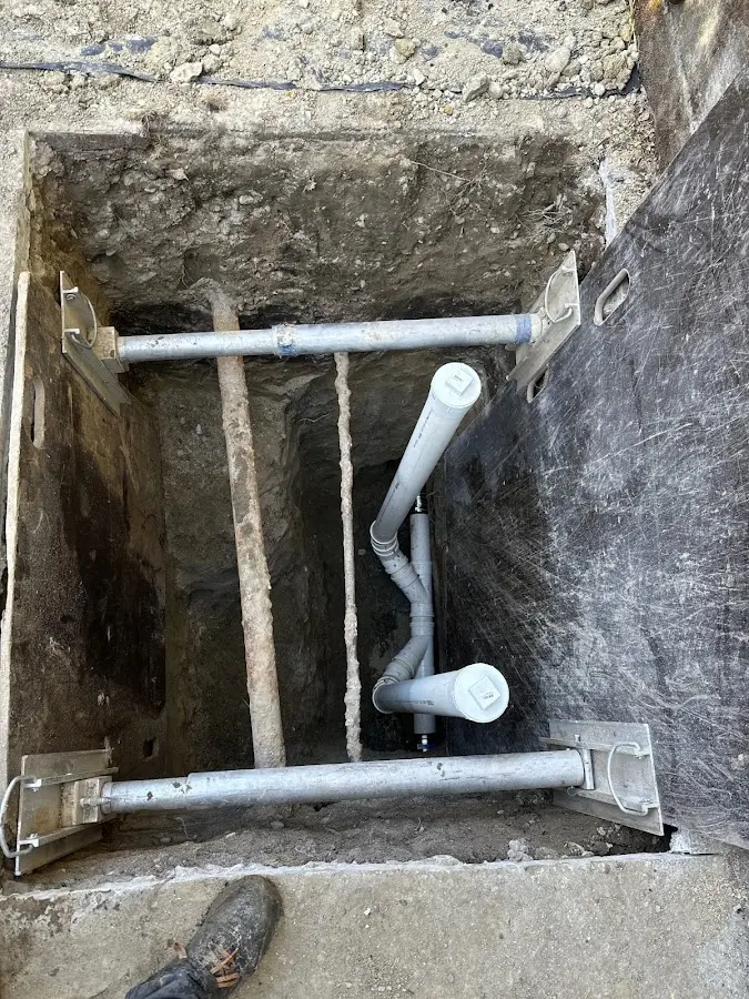 Experienced plumber completing Gas Line Repair work in West DeLand